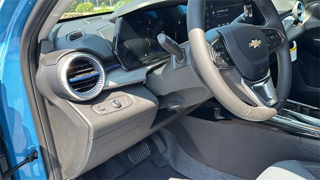 new 2025 Chevrolet Trax car, priced at $25,085