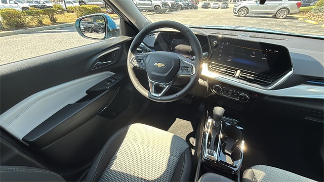 new 2025 Chevrolet Trax car, priced at $25,085