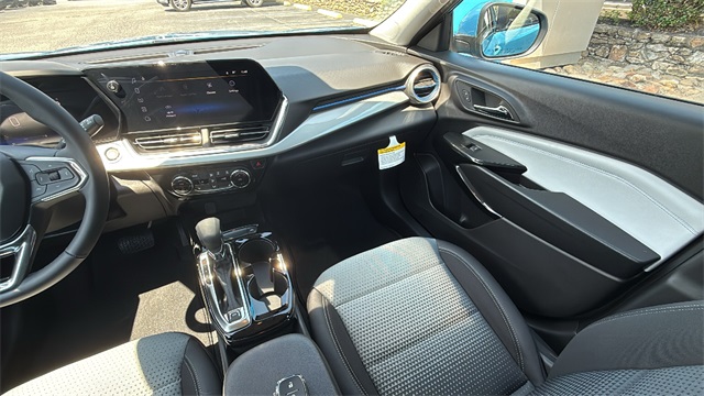 new 2025 Chevrolet Trax car, priced at $25,085