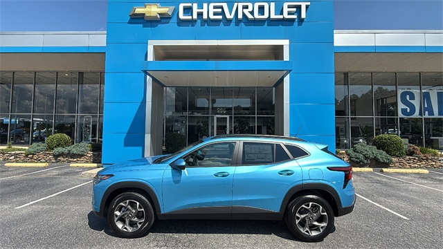 new 2025 Chevrolet Trax car, priced at $25,085