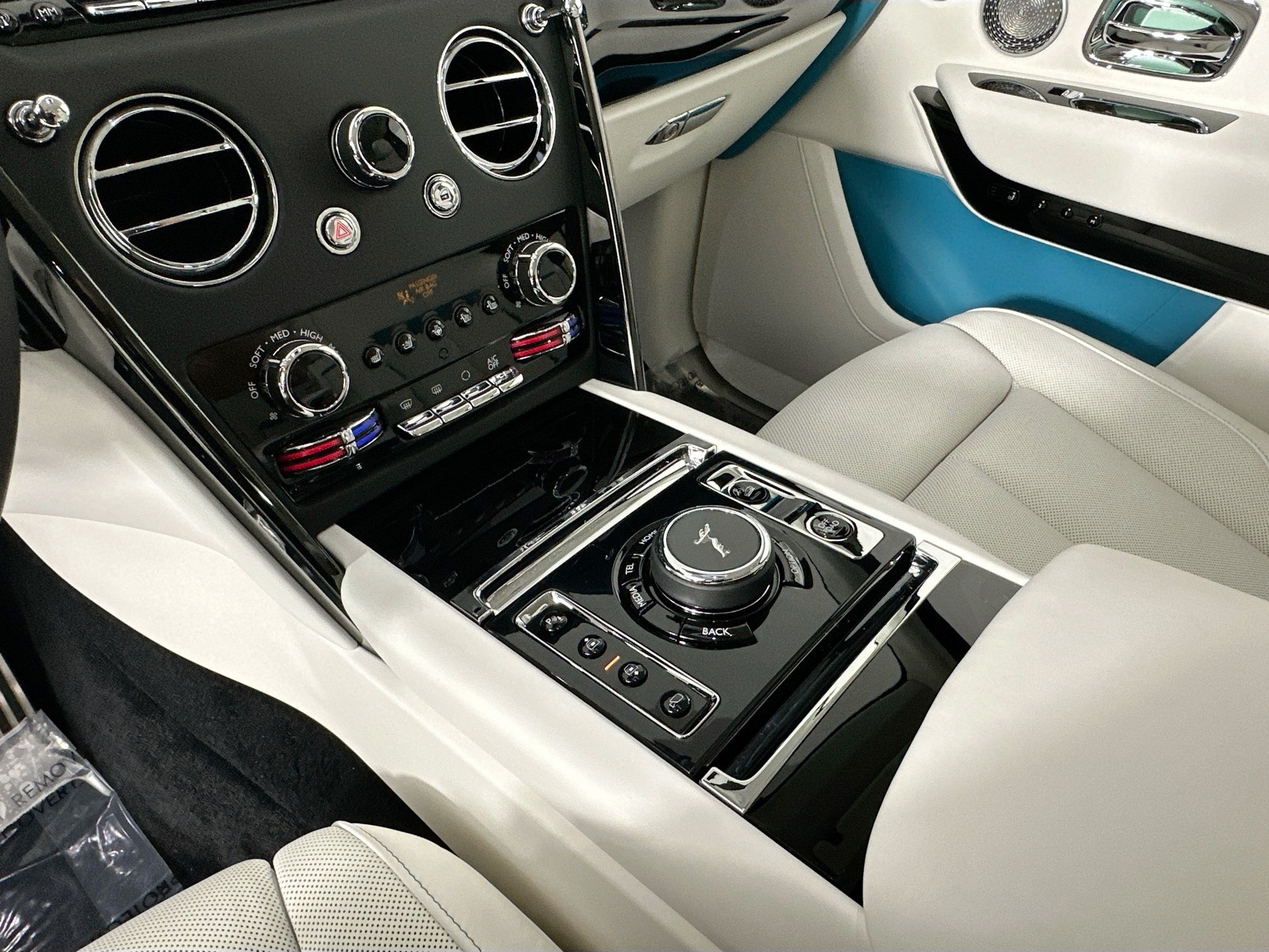 new 2025 Rolls-Royce Cullinan car, priced at $550,175