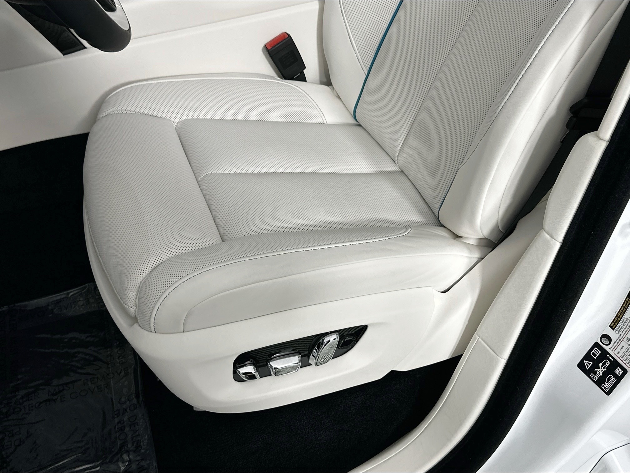 new 2025 Rolls-Royce Cullinan car, priced at $550,175