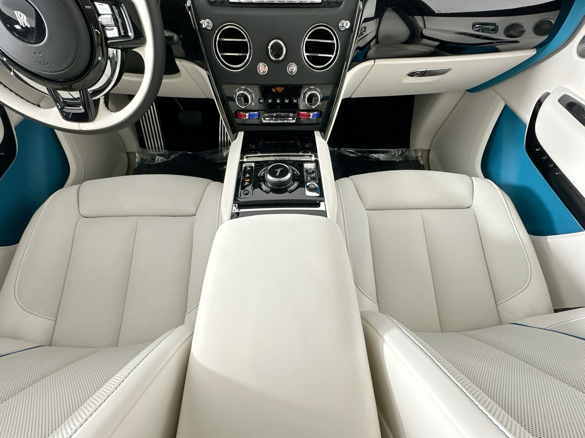 new 2025 Rolls-Royce Cullinan car, priced at $550,175