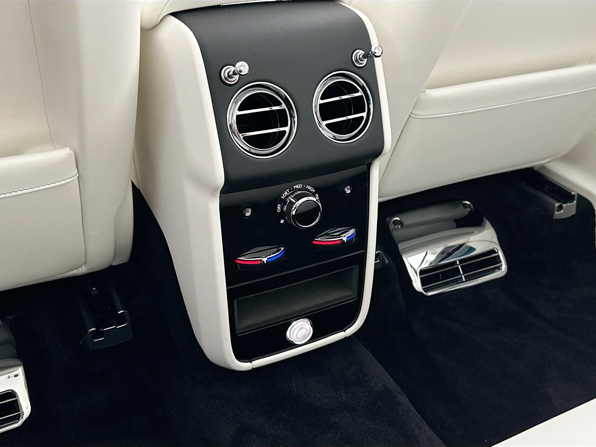 new 2025 Rolls-Royce Cullinan car, priced at $550,175