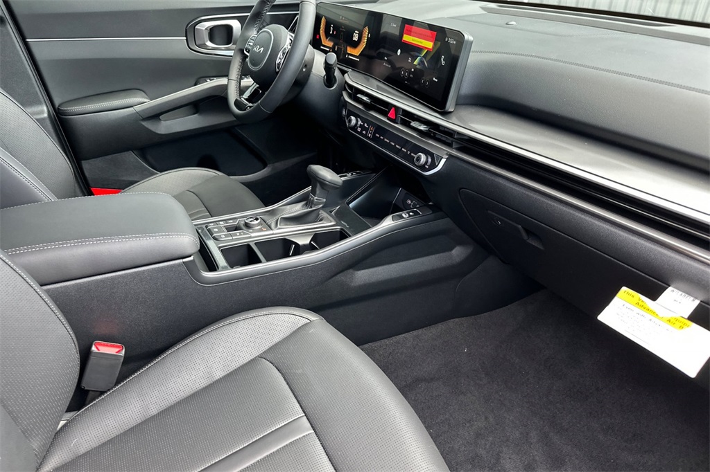 new 2025 Kia Sorento car, priced at $37,854