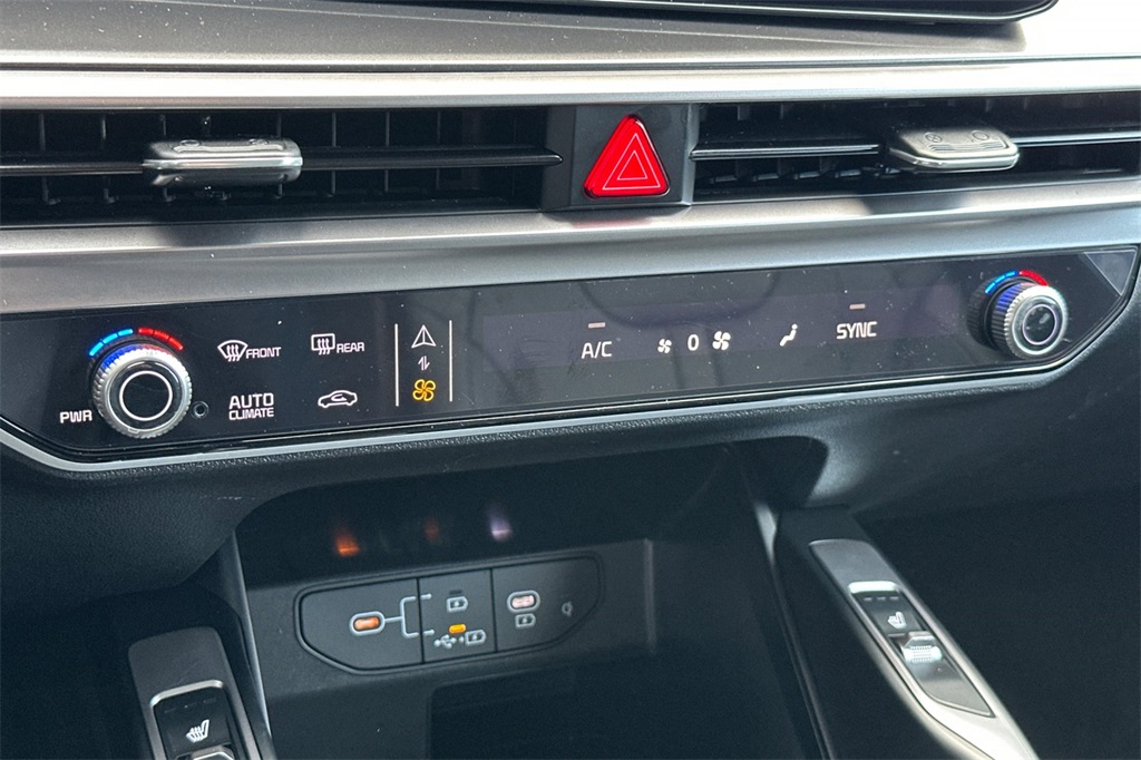 new 2025 Kia Sorento car, priced at $37,854