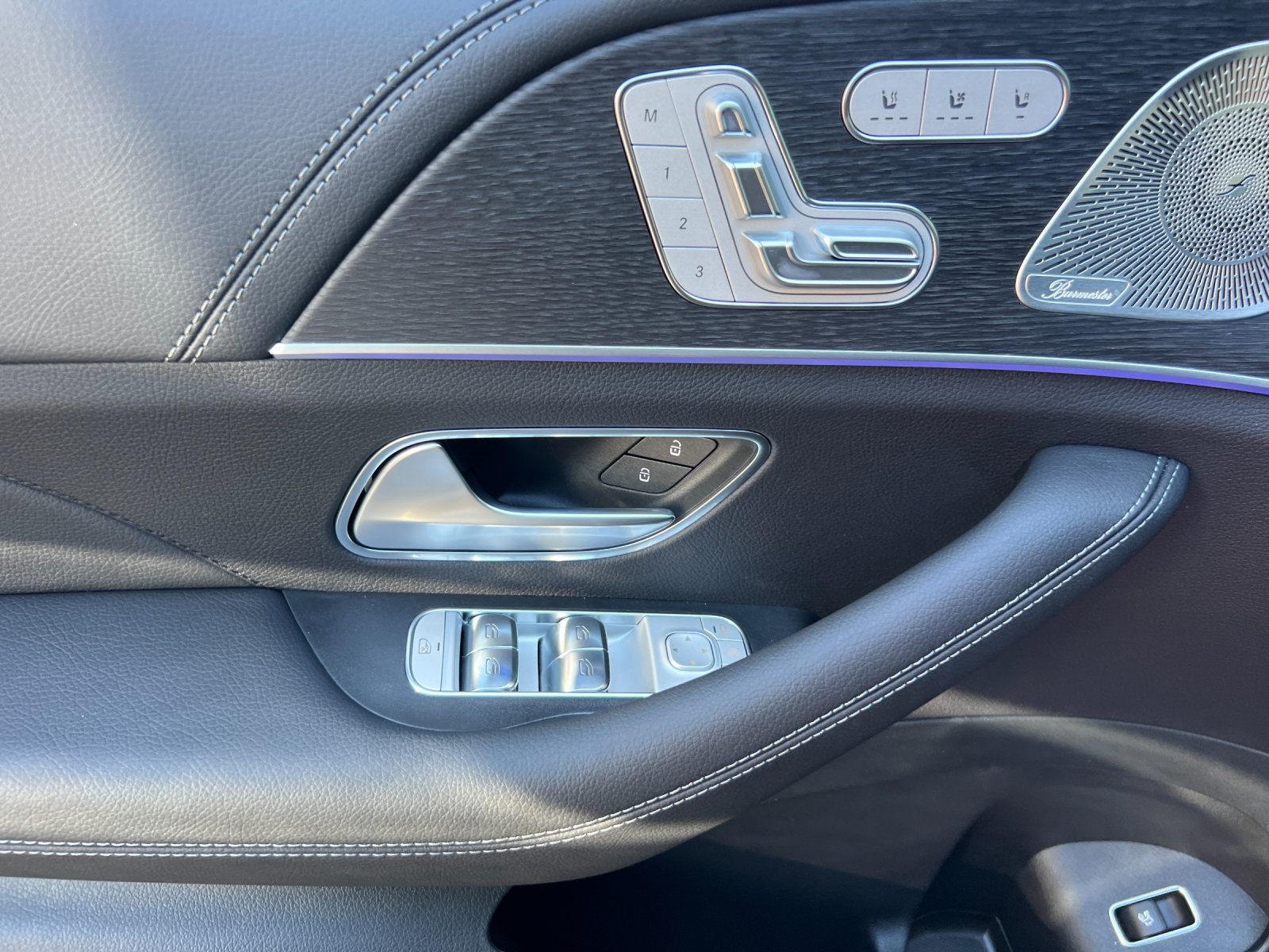 new 2025 Mercedes-Benz GLS car