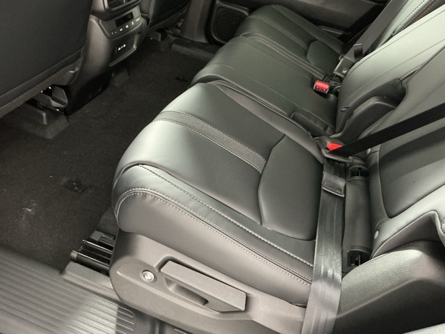 new 2025 Honda Pilot car, priced at $51,550