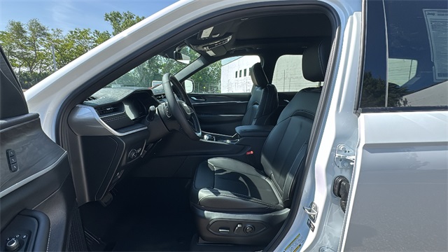 new 2025 Jeep Grand Cherokee L car, priced at $52,442