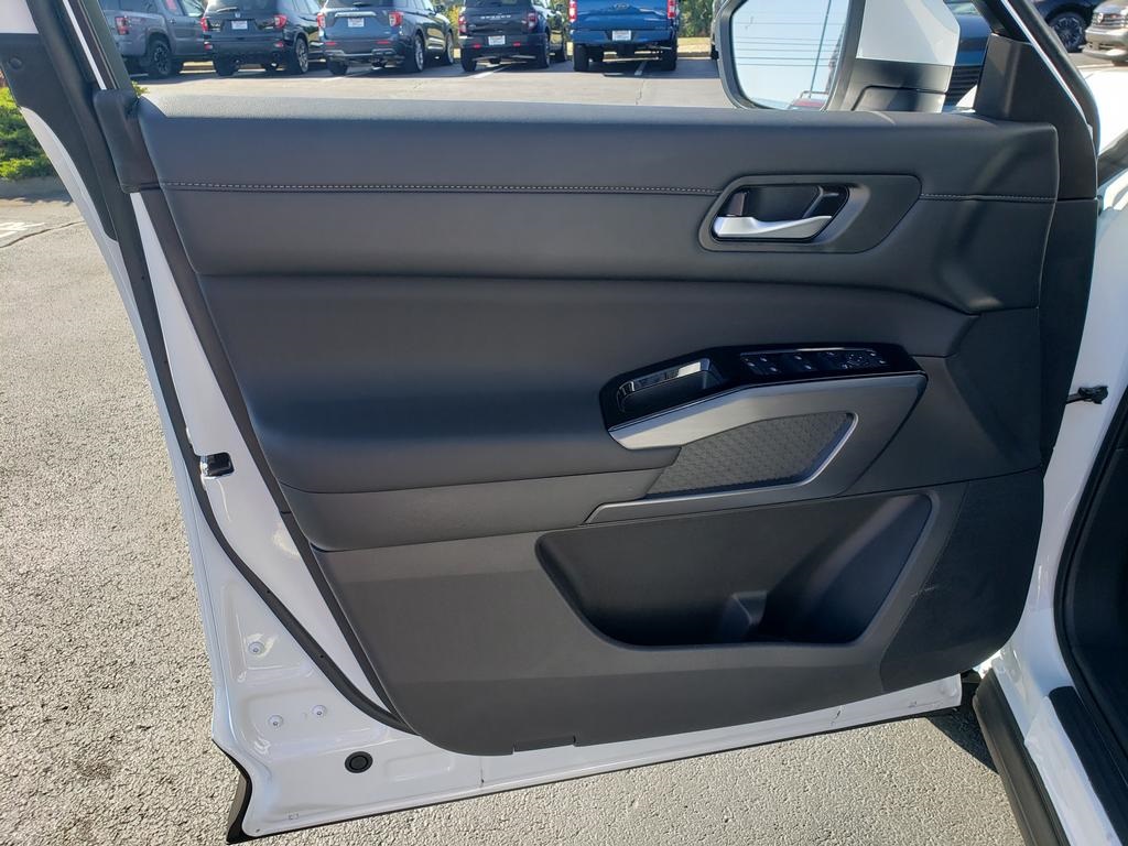 new 2025 Nissan Pathfinder car, priced at $41,018