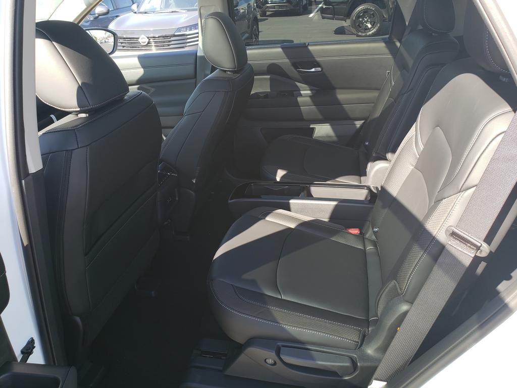 new 2025 Nissan Pathfinder car, priced at $41,018