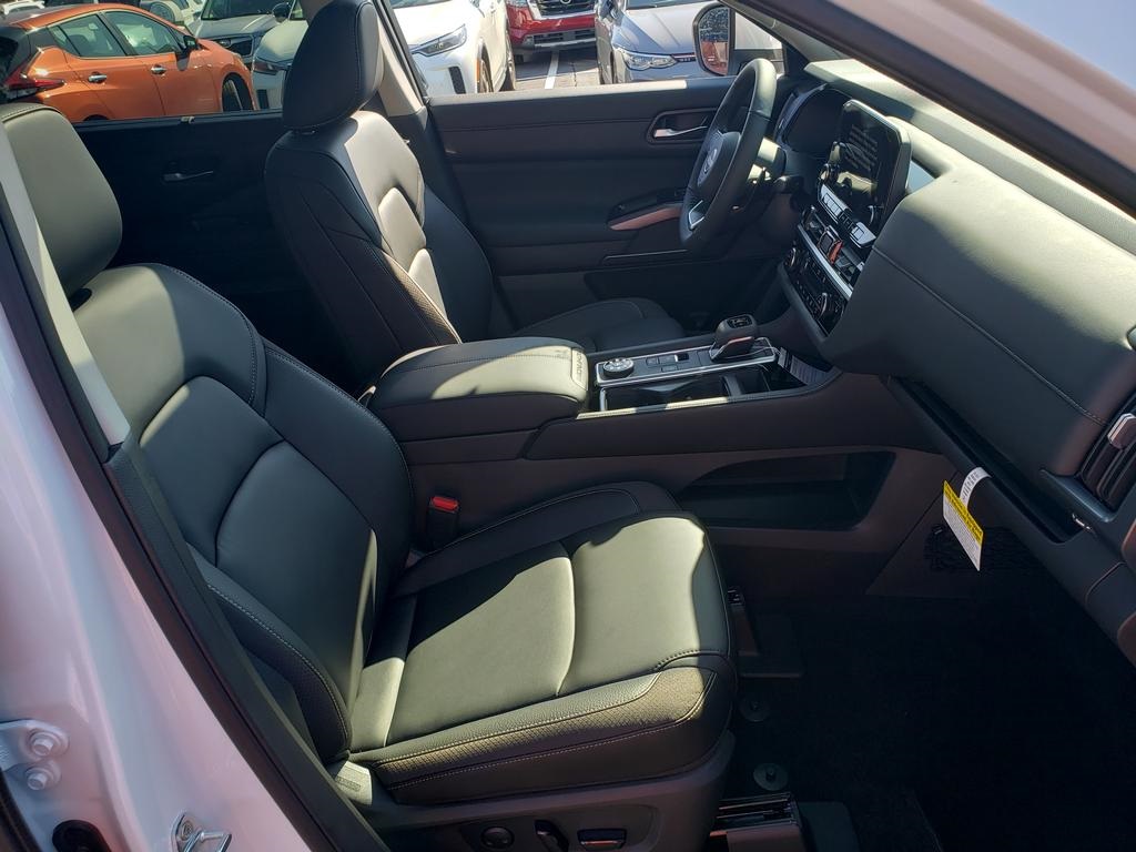 new 2025 Nissan Pathfinder car, priced at $41,018