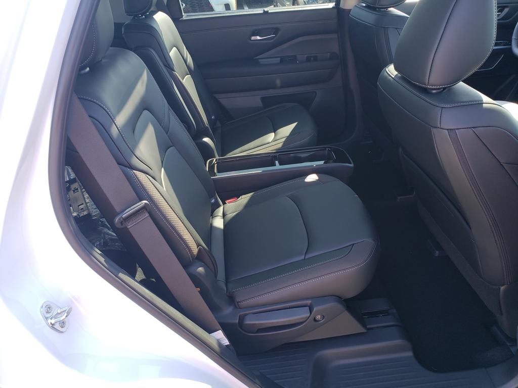 new 2025 Nissan Pathfinder car, priced at $41,018