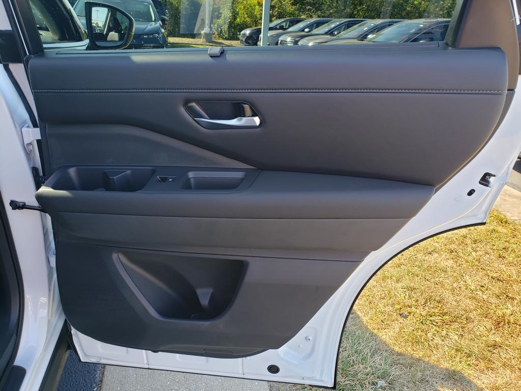 new 2025 Nissan Pathfinder car, priced at $41,018