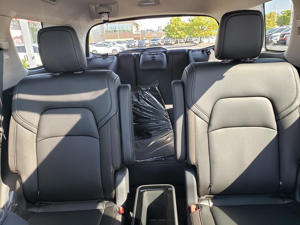 new 2025 Nissan Pathfinder car, priced at $41,018