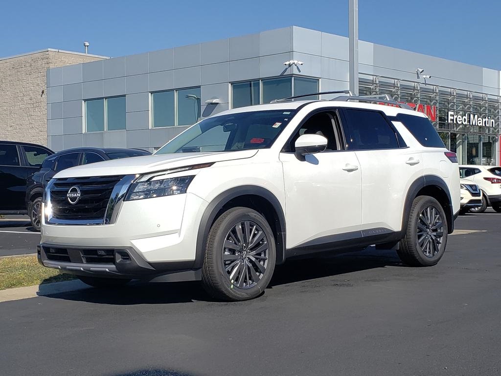 new 2025 Nissan Pathfinder car, priced at $41,018