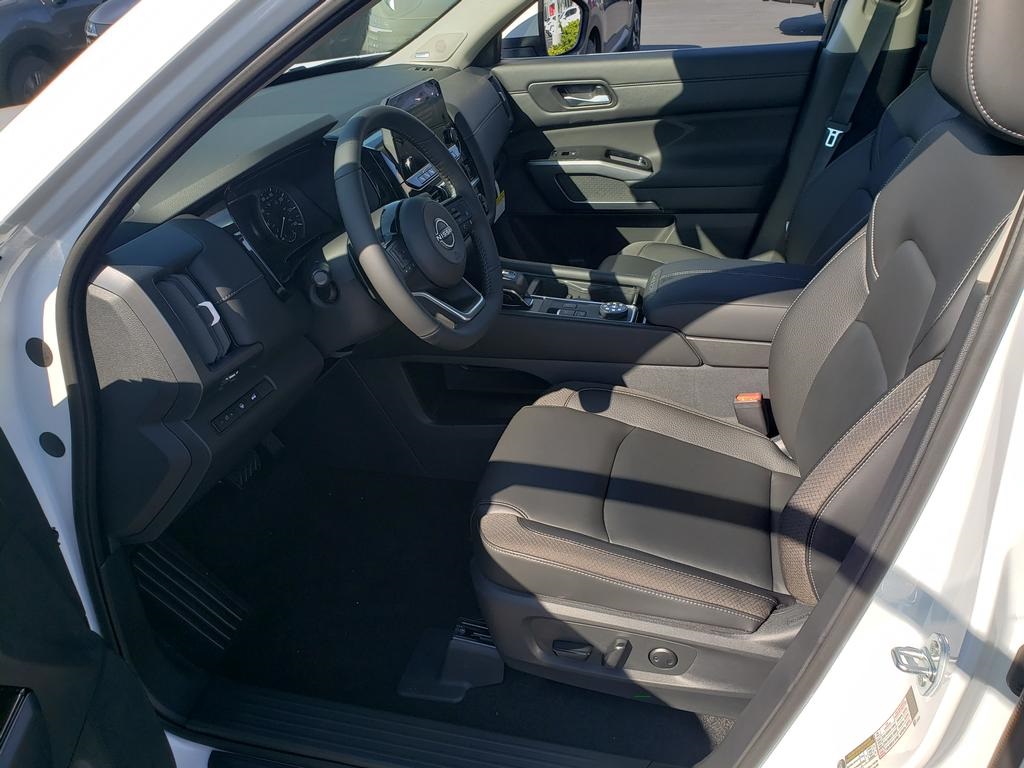 new 2025 Nissan Pathfinder car, priced at $41,018