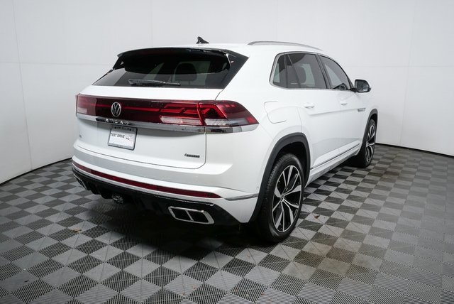 new 2026 Volkswagen Atlas Cross Sport car, priced at $57,738