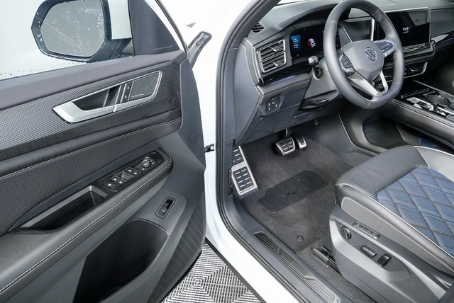 new 2026 Volkswagen Atlas Cross Sport car, priced at $57,738