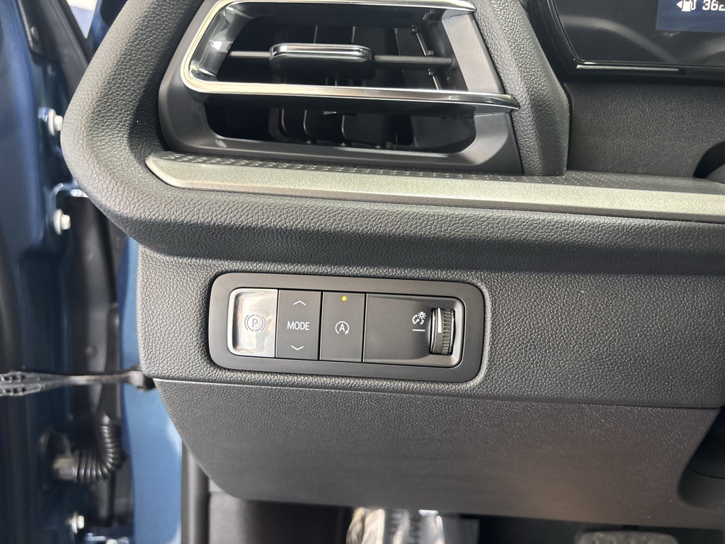 new 2026 Chevrolet Traverse car, priced at $44,438