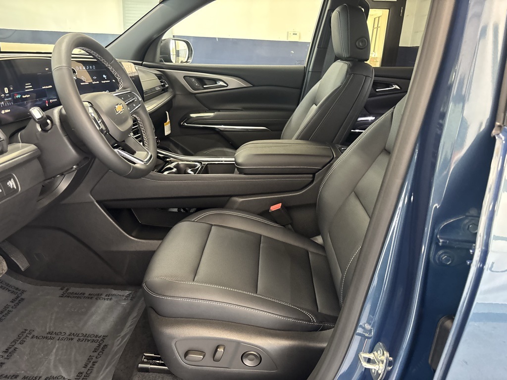 new 2026 Chevrolet Traverse car, priced at $44,438