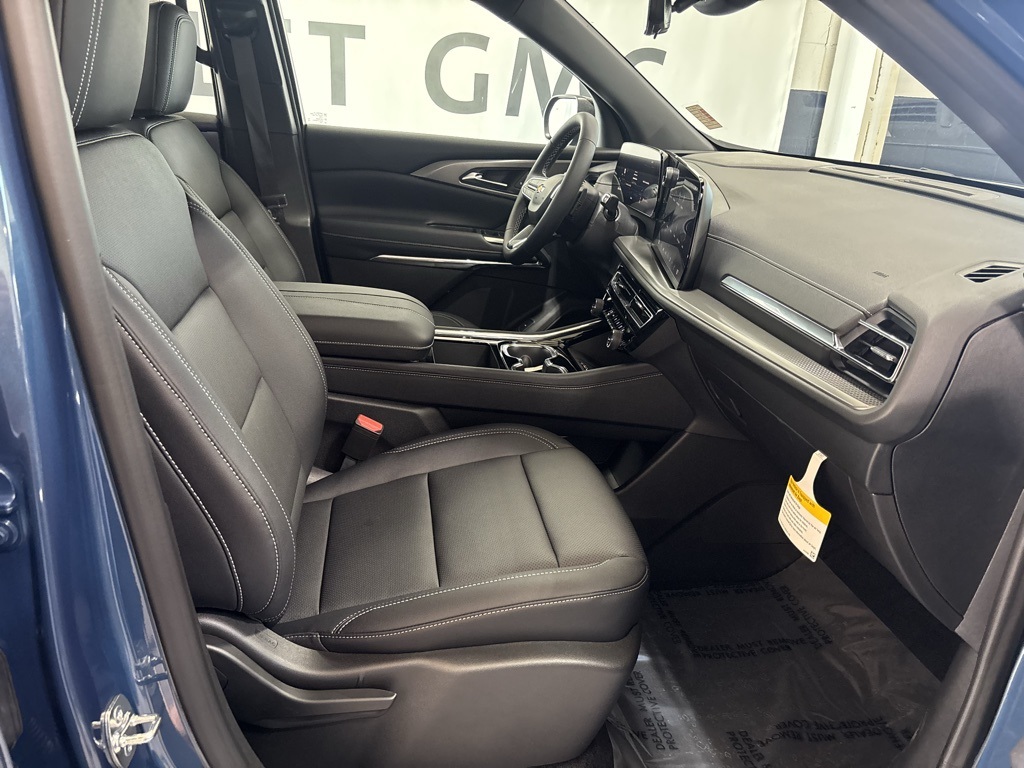 new 2026 Chevrolet Traverse car, priced at $44,438