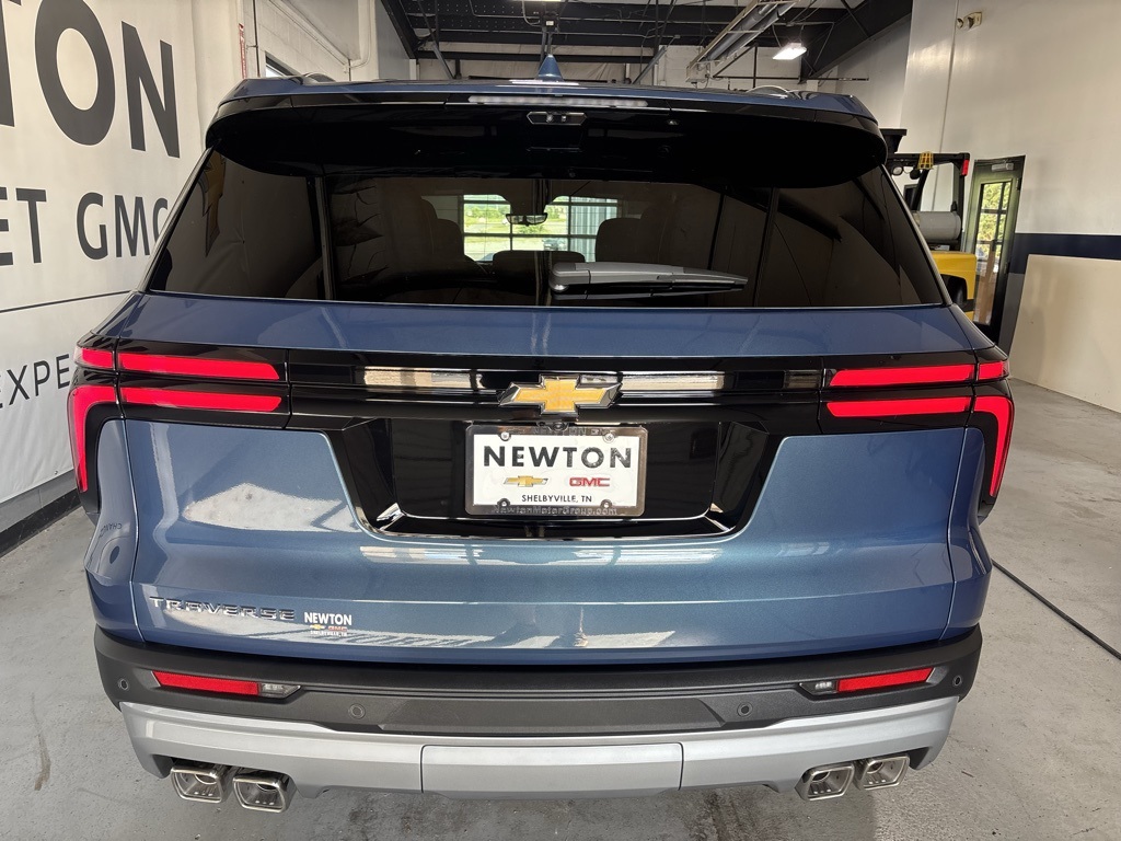 new 2026 Chevrolet Traverse car, priced at $44,438