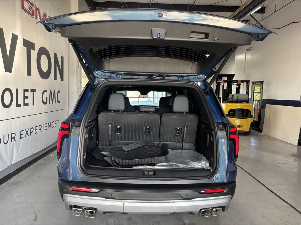 new 2026 Chevrolet Traverse car, priced at $44,438