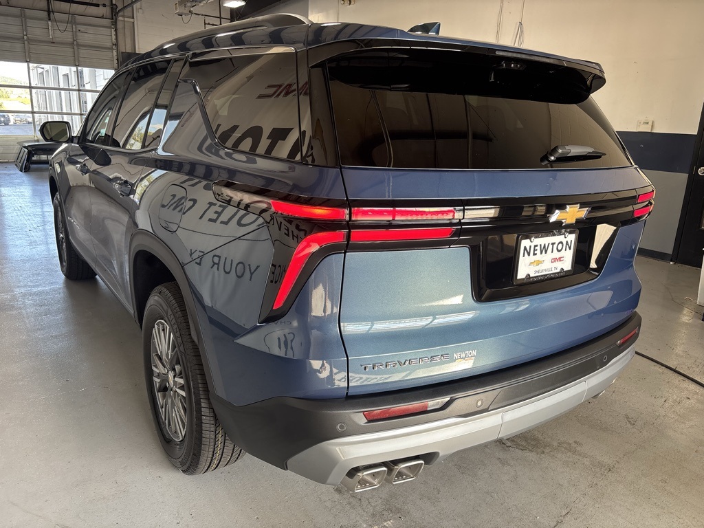 new 2026 Chevrolet Traverse car, priced at $44,438
