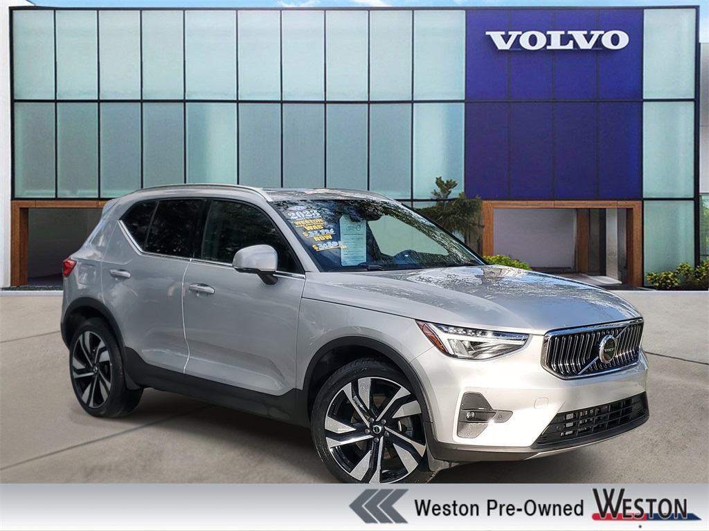 used 2023 Volvo XC40 car, priced at $30,895