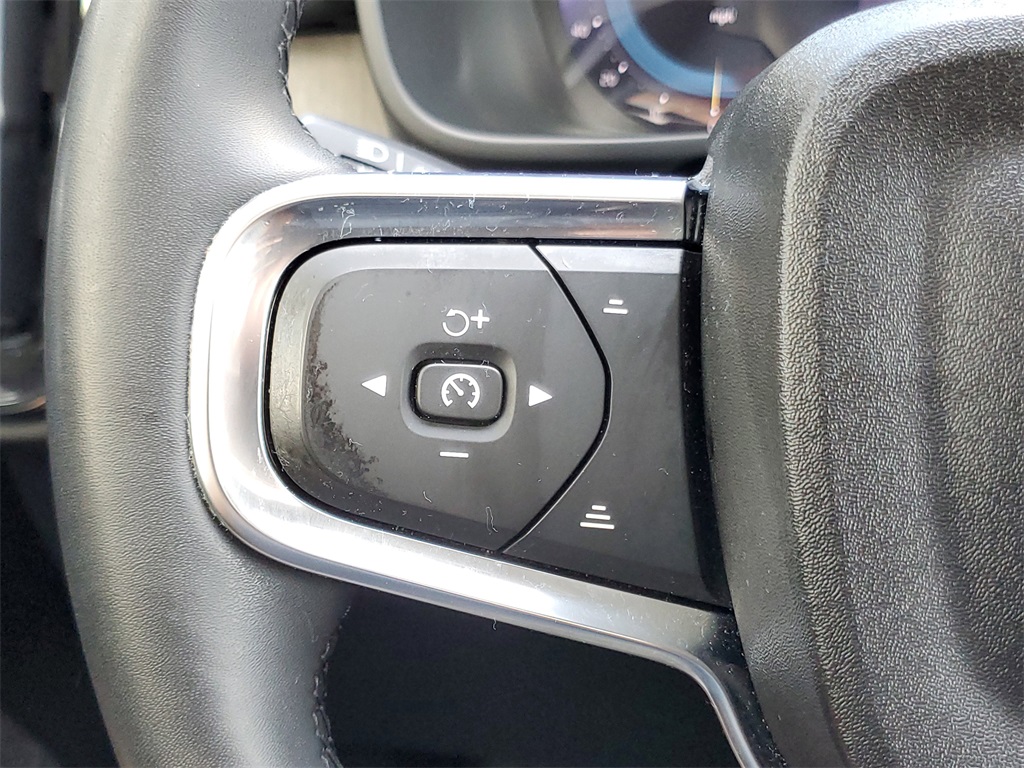 used 2023 Volvo XC40 car, priced at $30,895