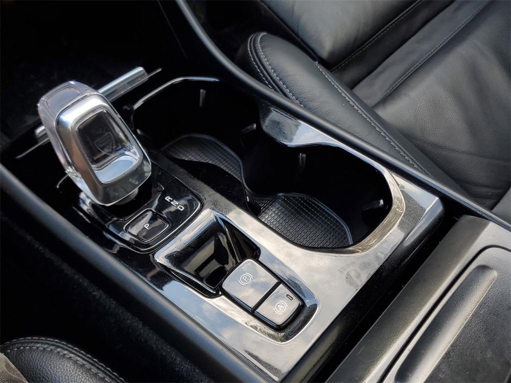 used 2023 Volvo XC40 car, priced at $30,895