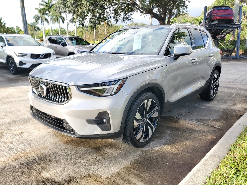 used 2023 Volvo XC40 car, priced at $30,895