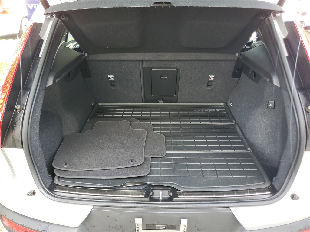 used 2023 Volvo XC40 car, priced at $30,895