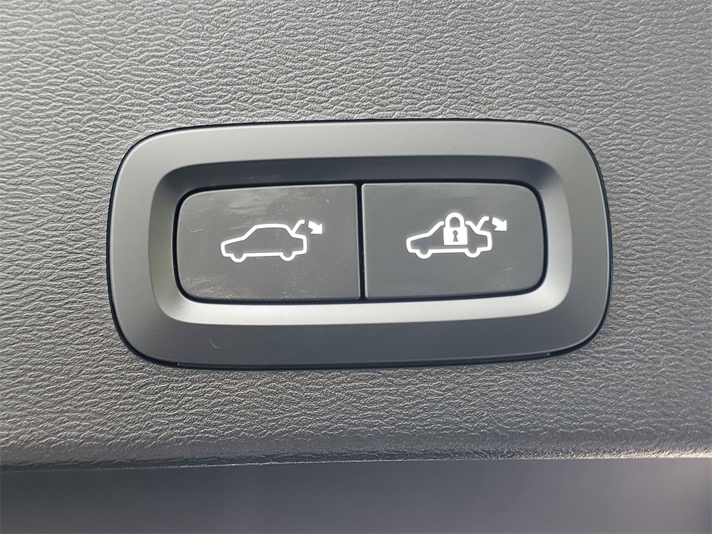 used 2023 Volvo XC40 car, priced at $30,895