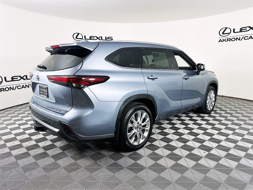 used 2024 Toyota Highlander car, priced at $43,990