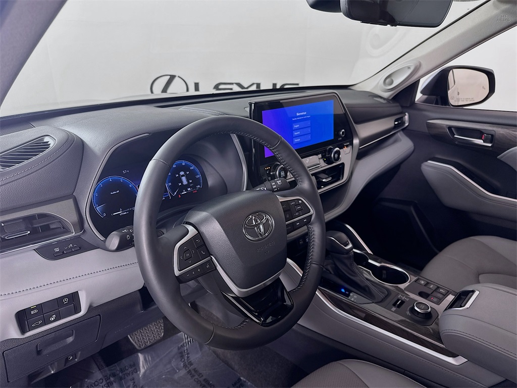 used 2024 Toyota Highlander car, priced at $43,990