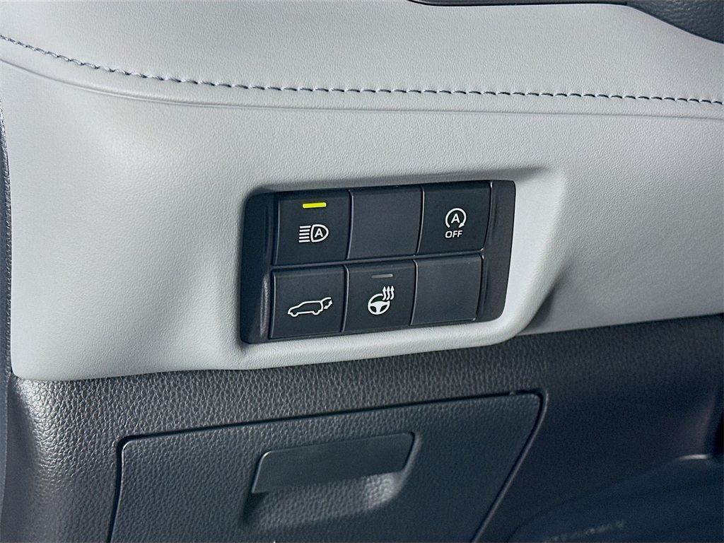 used 2024 Toyota Highlander car, priced at $43,990