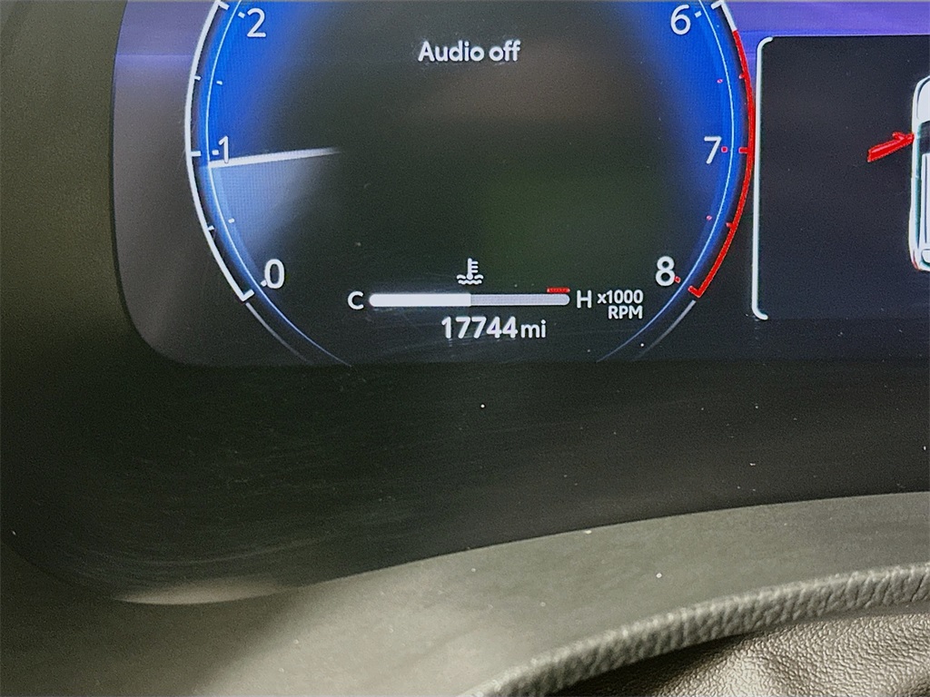 used 2024 Toyota Highlander car, priced at $43,990