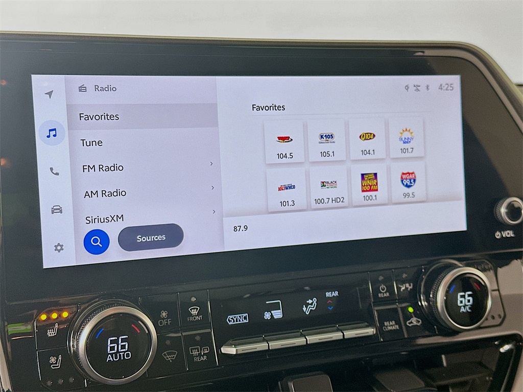 used 2024 Toyota Highlander car, priced at $43,990