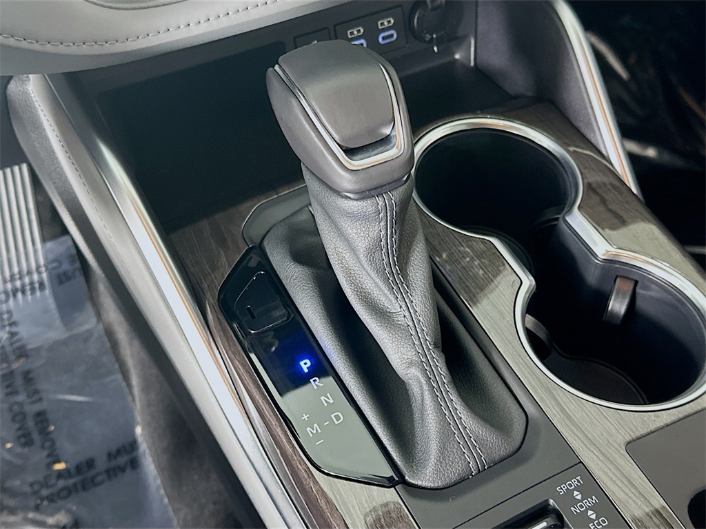 used 2024 Toyota Highlander car, priced at $43,990