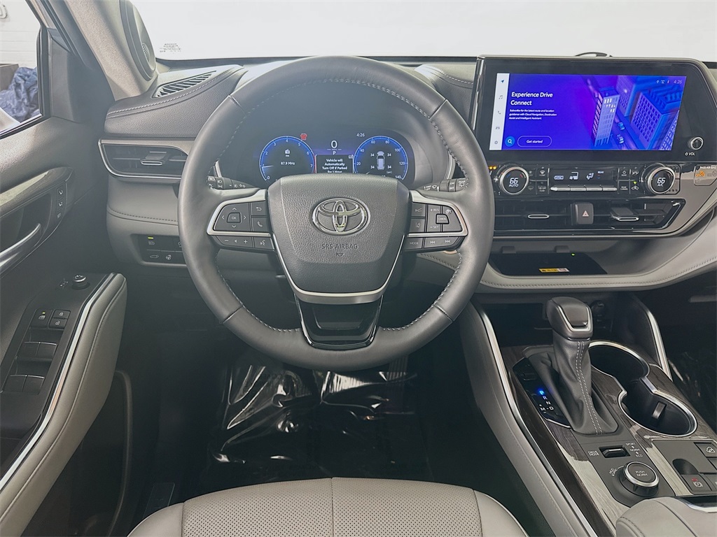 used 2024 Toyota Highlander car, priced at $43,990