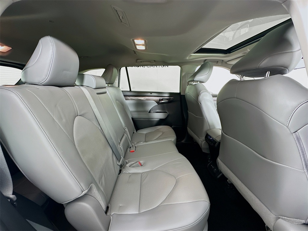 used 2024 Toyota Highlander car, priced at $43,990