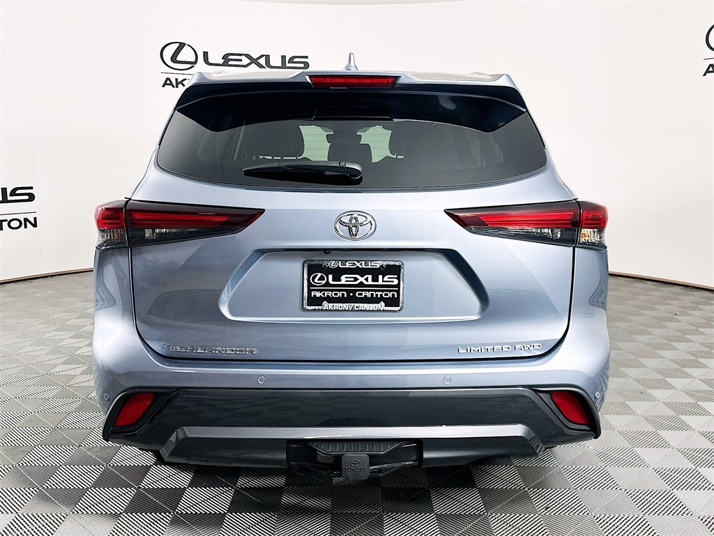 used 2024 Toyota Highlander car, priced at $43,990