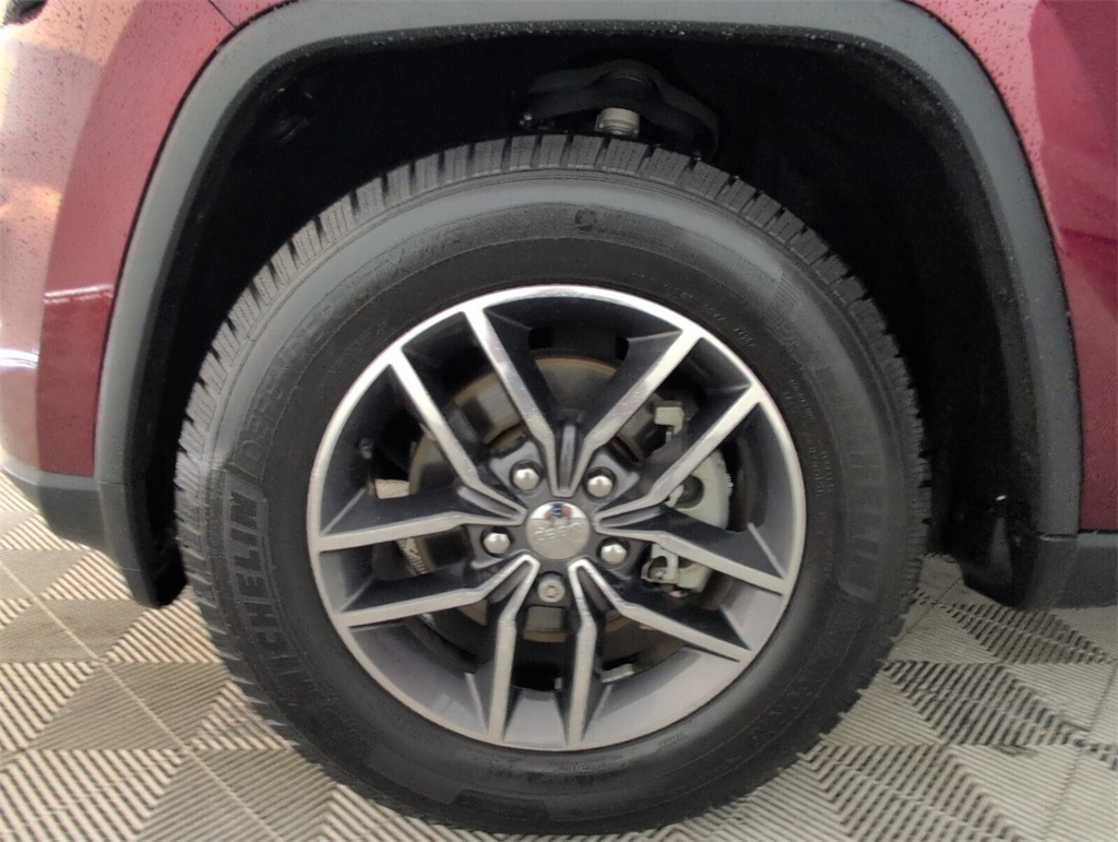 used 2017 Jeep Grand Cherokee car, priced at $16,088
