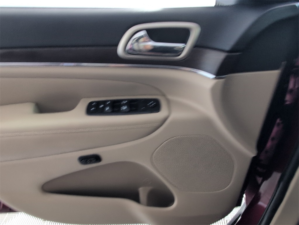 used 2017 Jeep Grand Cherokee car, priced at $16,088