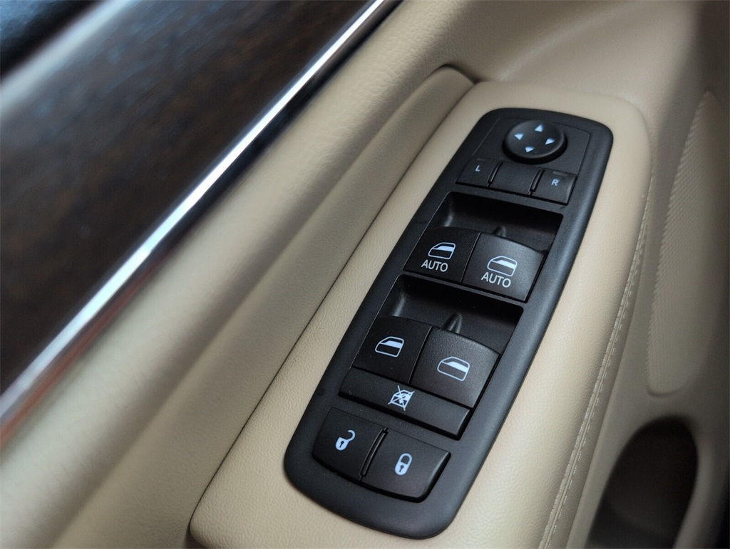used 2017 Jeep Grand Cherokee car, priced at $16,088
