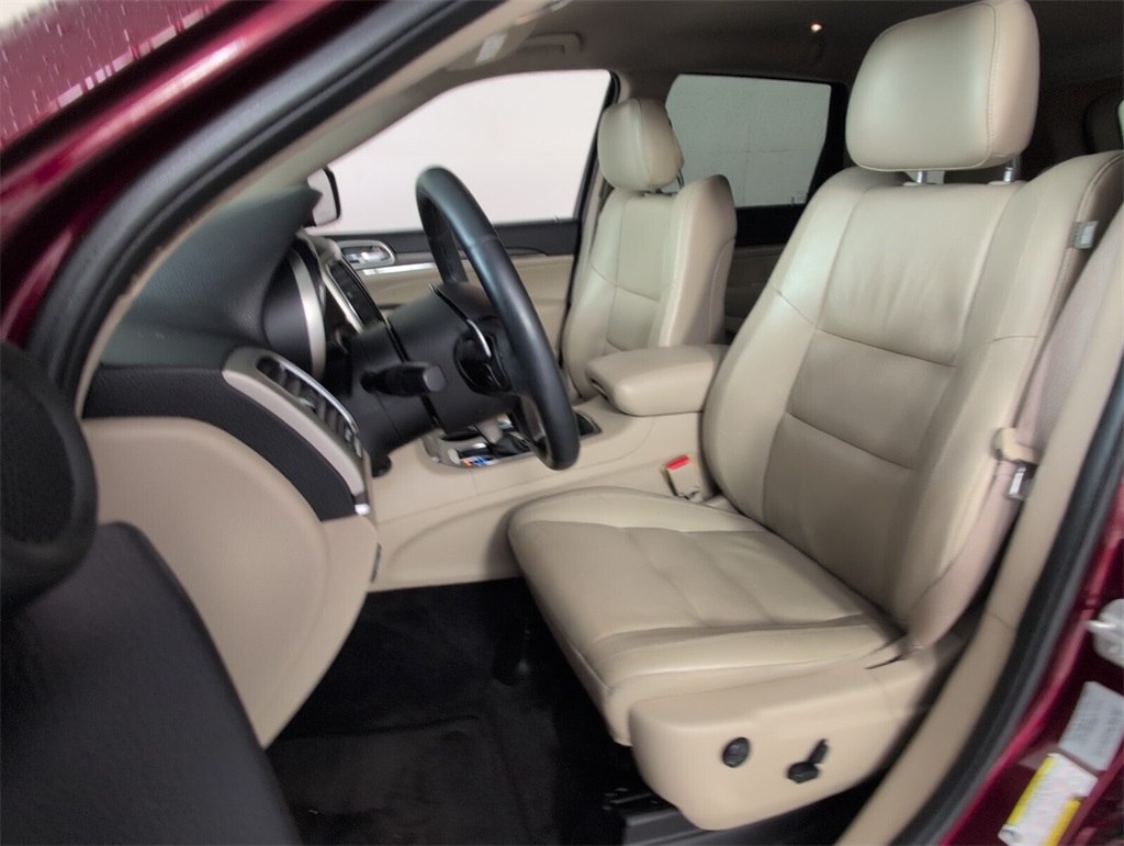 used 2017 Jeep Grand Cherokee car, priced at $16,088
