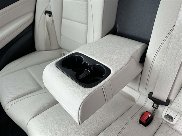 used 2022 Mercedes-Benz GLE car, priced at $45,674