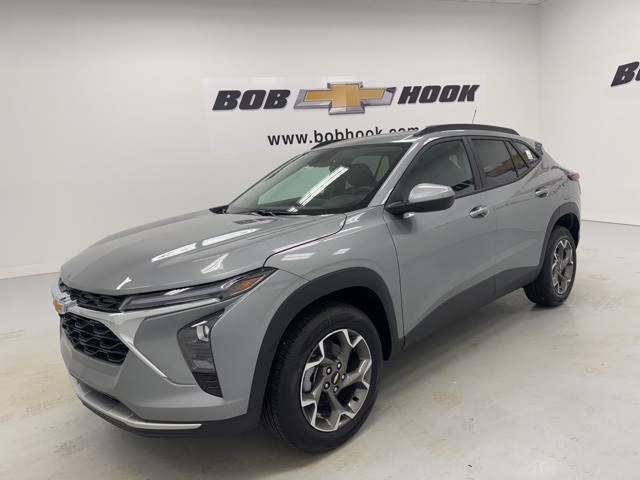 new 2025 Chevrolet Trax car, priced at $25,780
